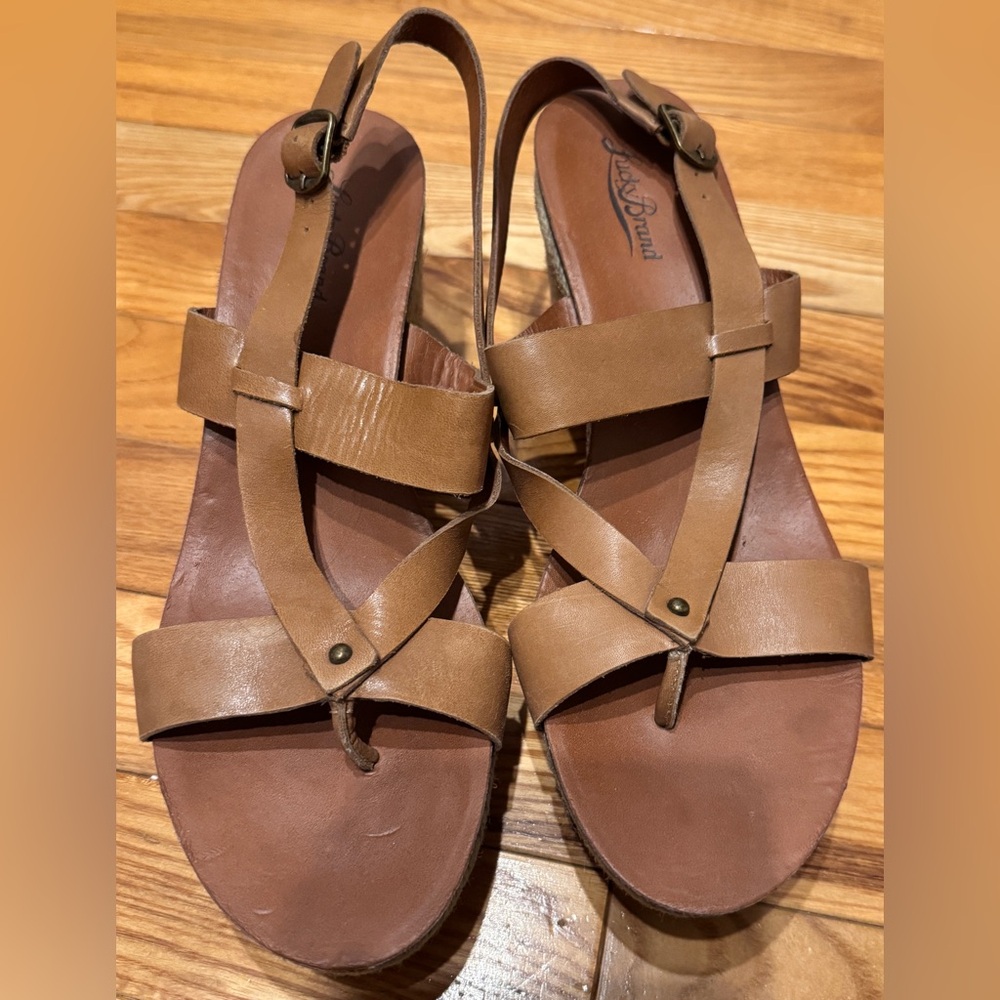 Lucky Brand leather strap sandal
